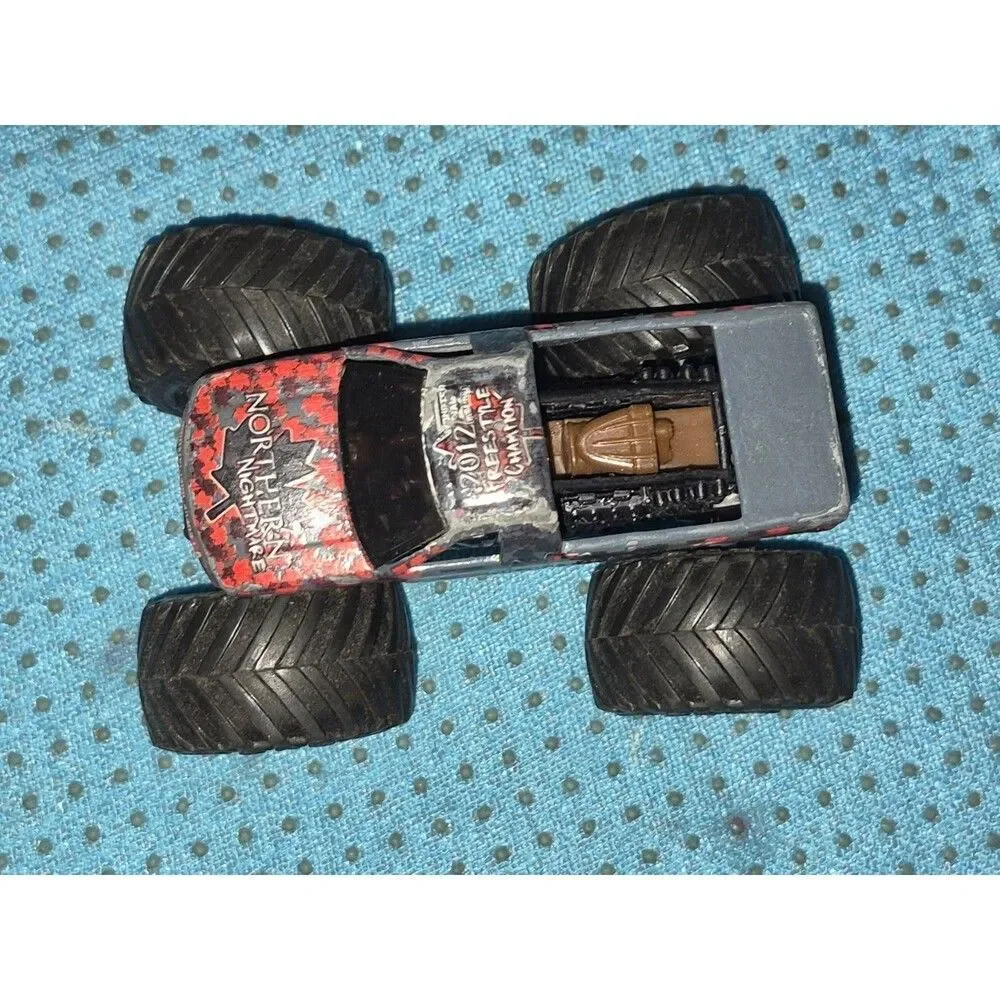 Hot Wheels Monster Jam Truck Northern Nightmare 2012 Freestyle Champion 1/64